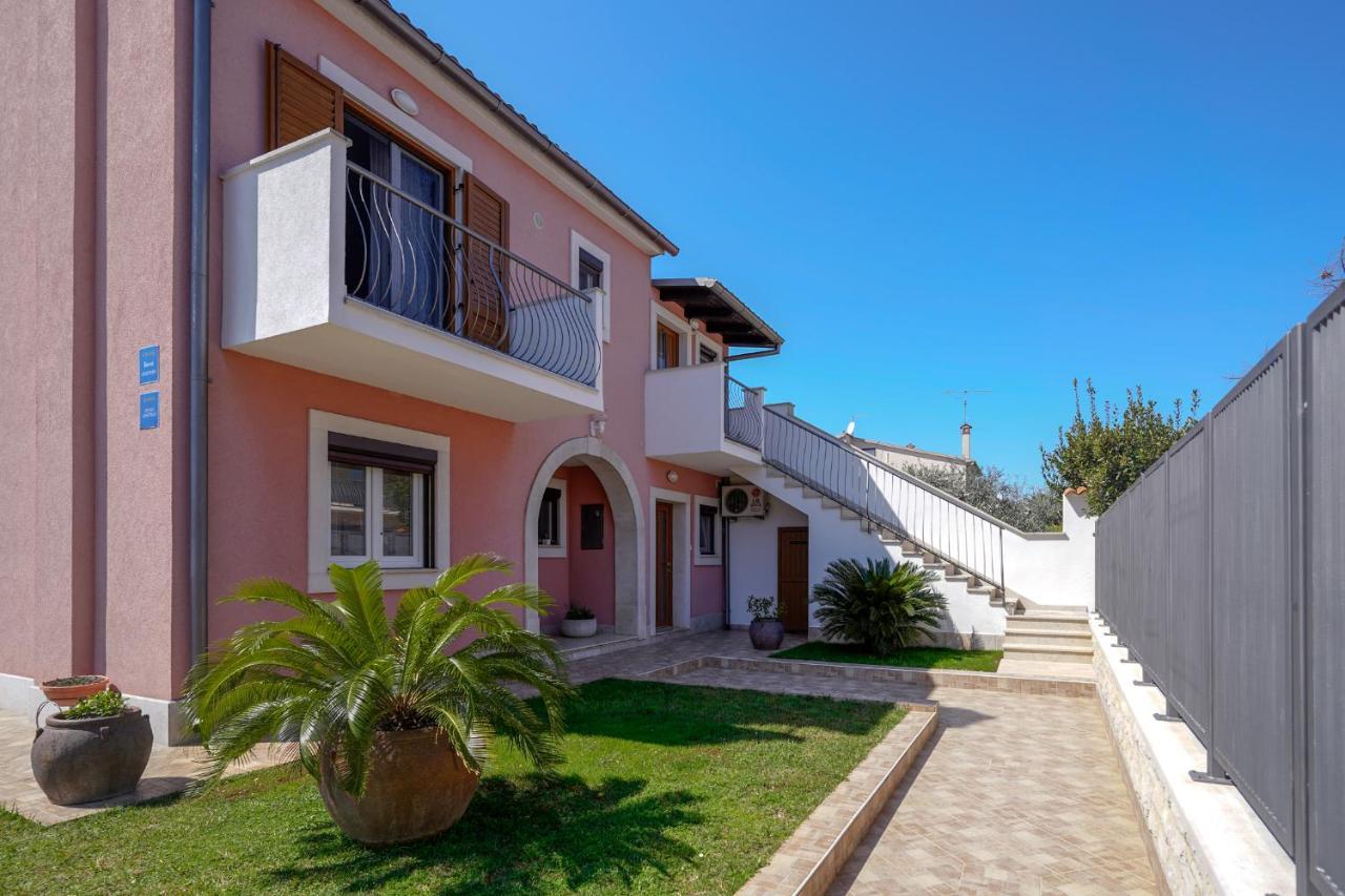 Apartment Palm View II Rovinj Exterior photo